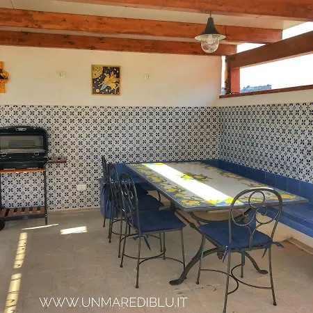 La Terrazza Nel Blu Apartment